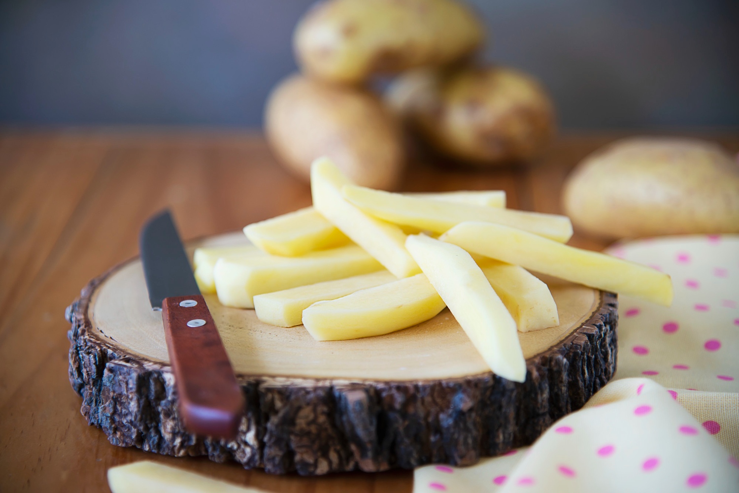 sliced-potato-stick-ready-making-french-fries-traditional-food-preparation-concept - Vegetable portion for diabetic meal - The benefits of meal prepping for diabetics - RumboMag Publications