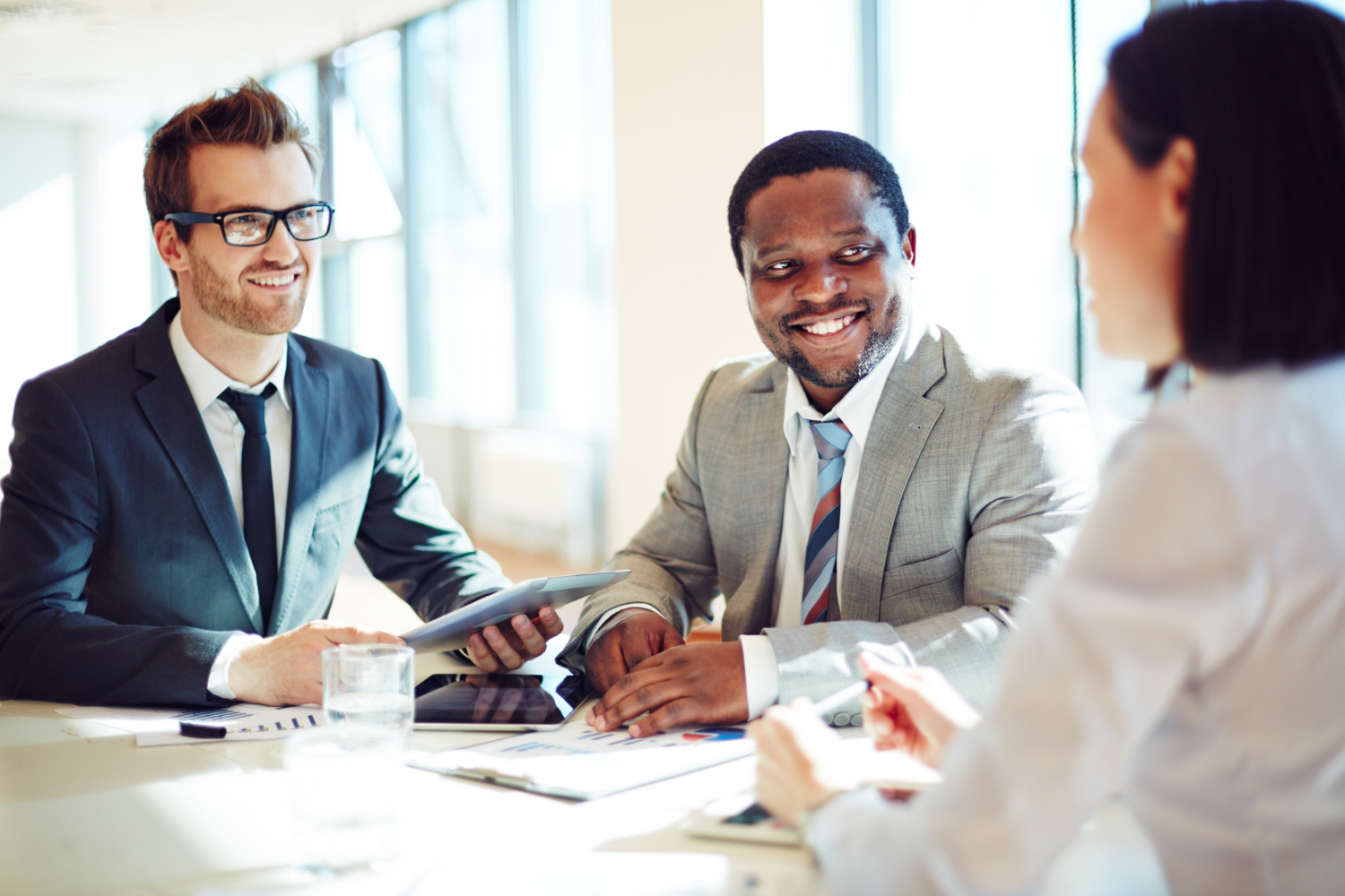 businessmen-interview - In the context of leadership, positive reinforcement is a powerful tool that can be used to encourage and encourage staff to perform at their best. - Positive Reinforcement Leadership - RumboMag